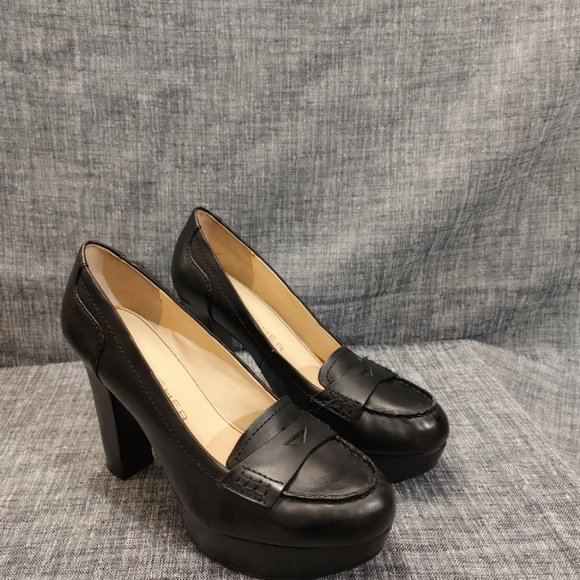 Pre-Loved Marc Fisher Black Platform Heels - Picture 1 of 4